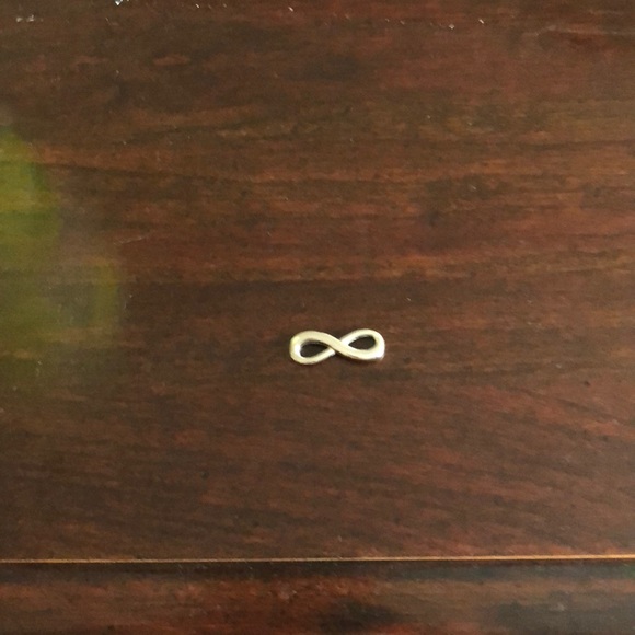 Infinity symbol for necklace - Picture 2 of 3